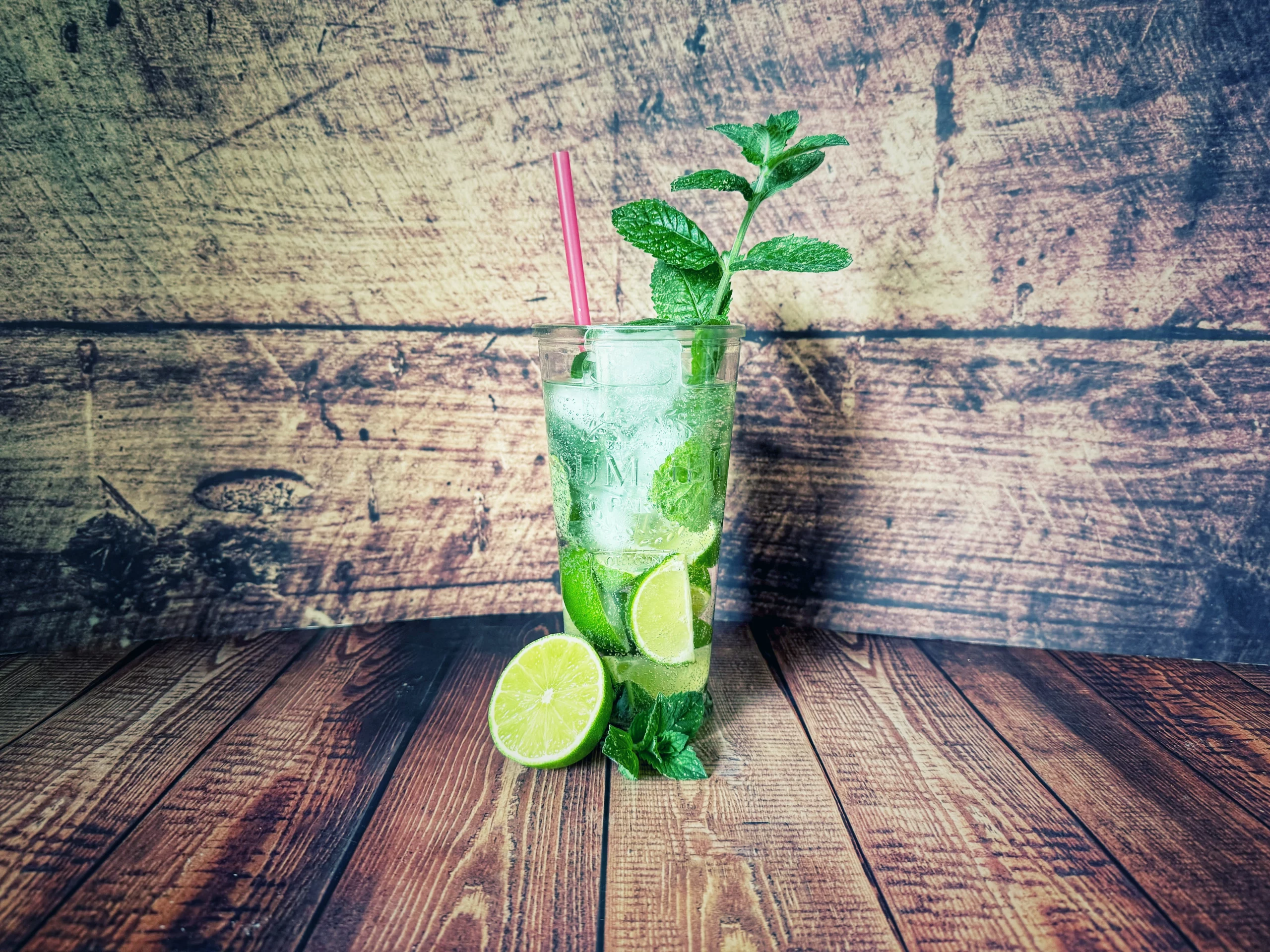 Mojito mit Grapefruitminze